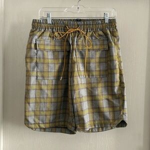 Forever 21 Men’s Contemporary Funky plaid shorts Lg